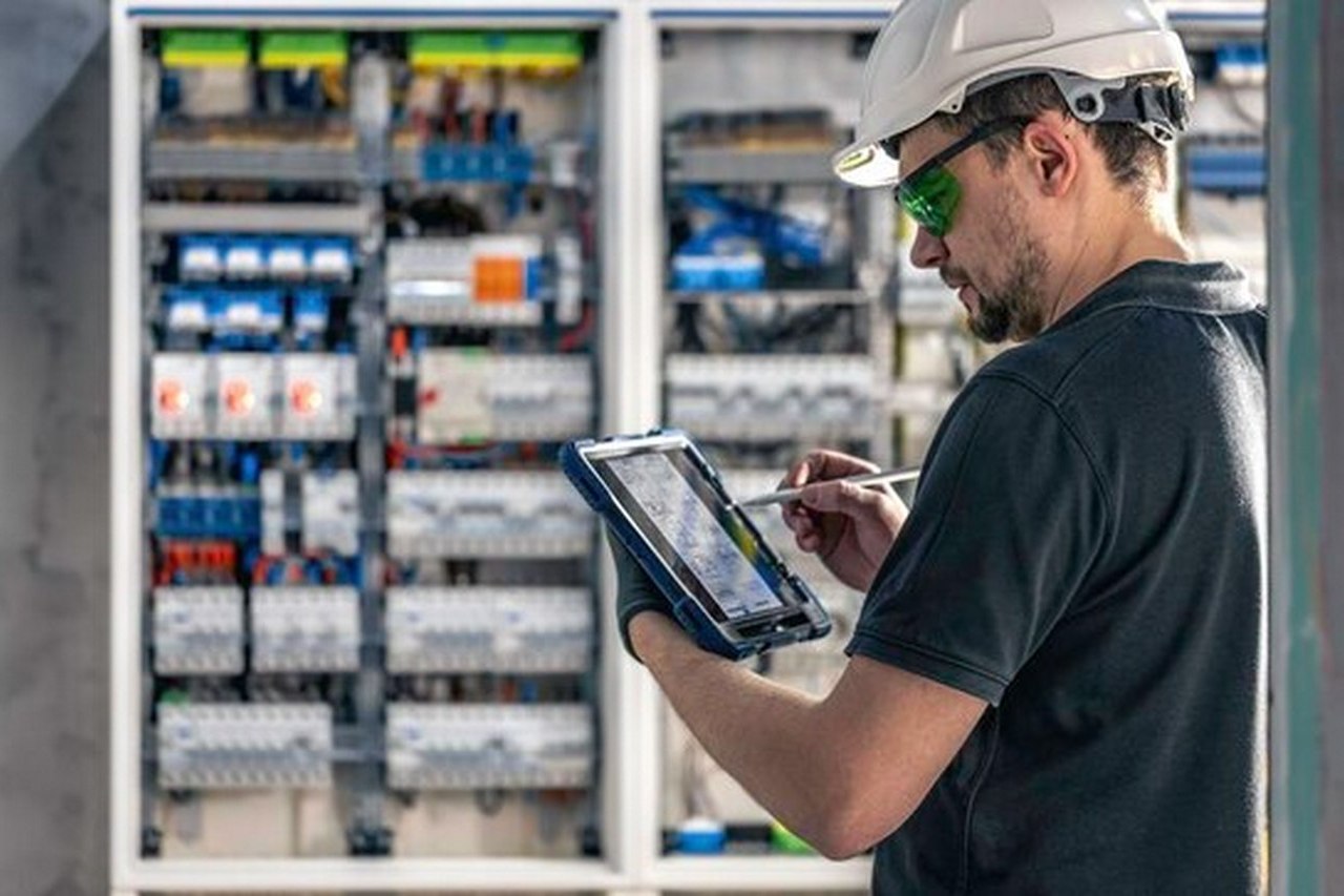 przemyslowe falowniki